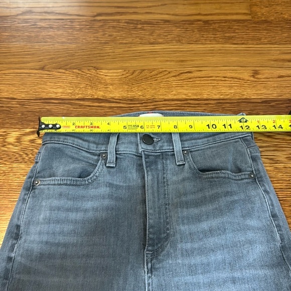 Alice + Olivia Beautiful High Rise Bell Jeans Easy Breezy Size 25 Damaged - Picture 8 of 11